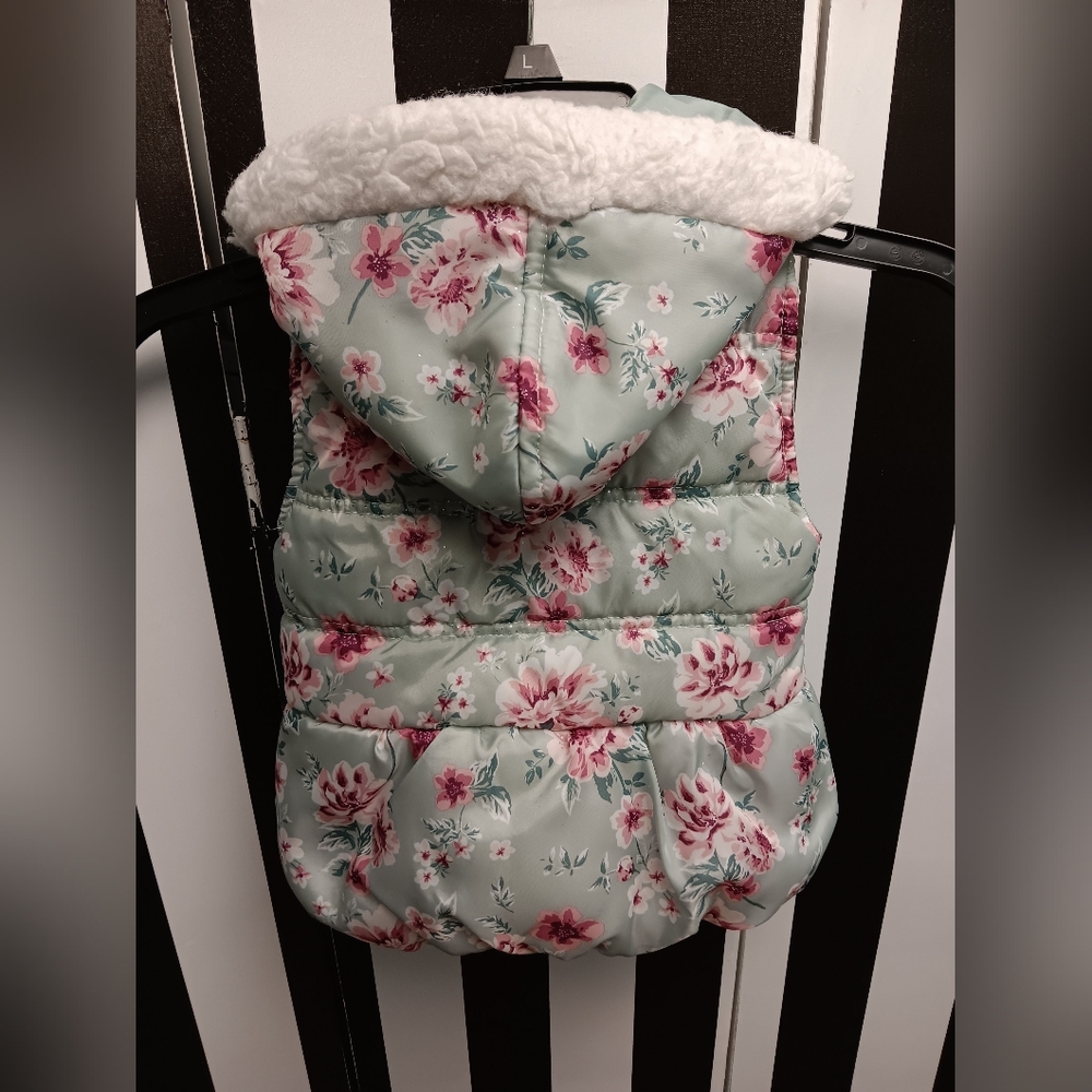 Toddler Puffer Vest - Picture 5 of 9